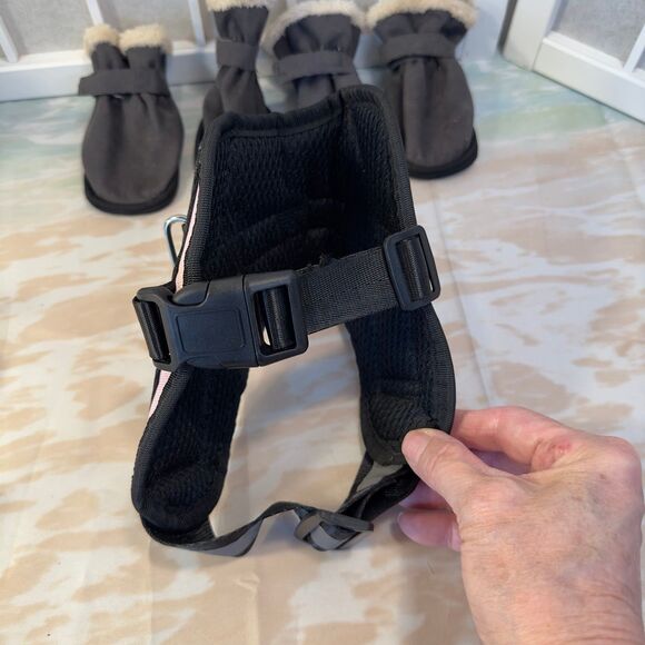 Harness a Booties For Dog - Picture 3 of 12